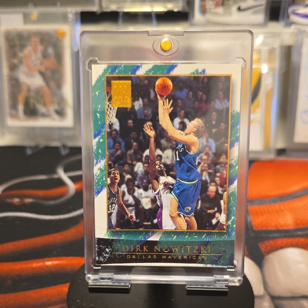 Dirk Nowitzki Dallas Mavericks Basketball Card